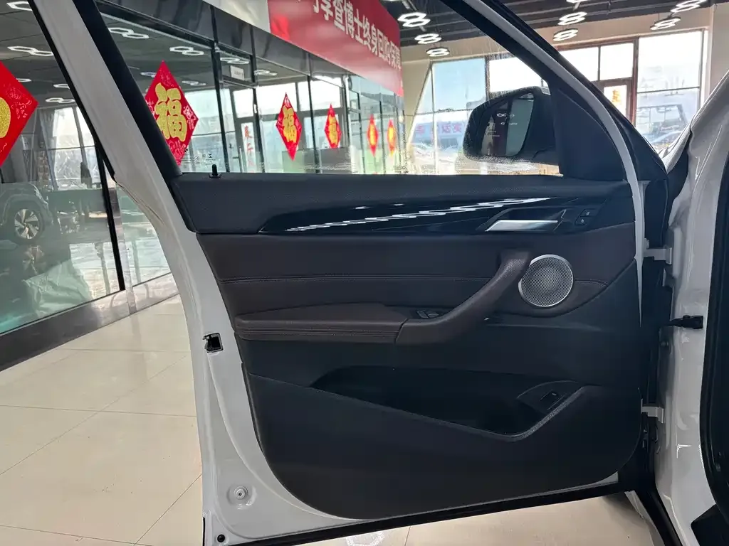 BMW X1 2021 из CN, фото 6
