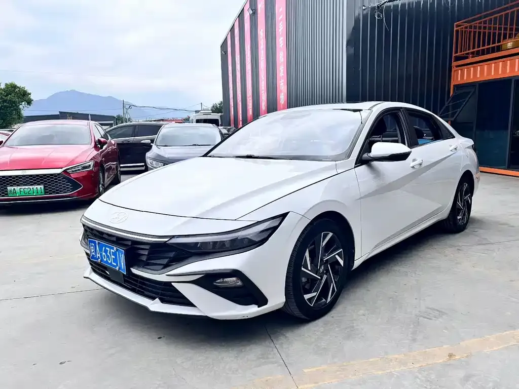 Hyundai Elantra 2024 из CN, фото 1