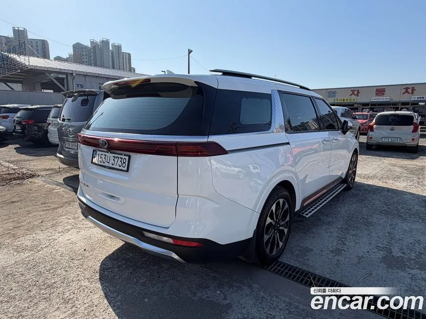 Kia Carnival — фото 3