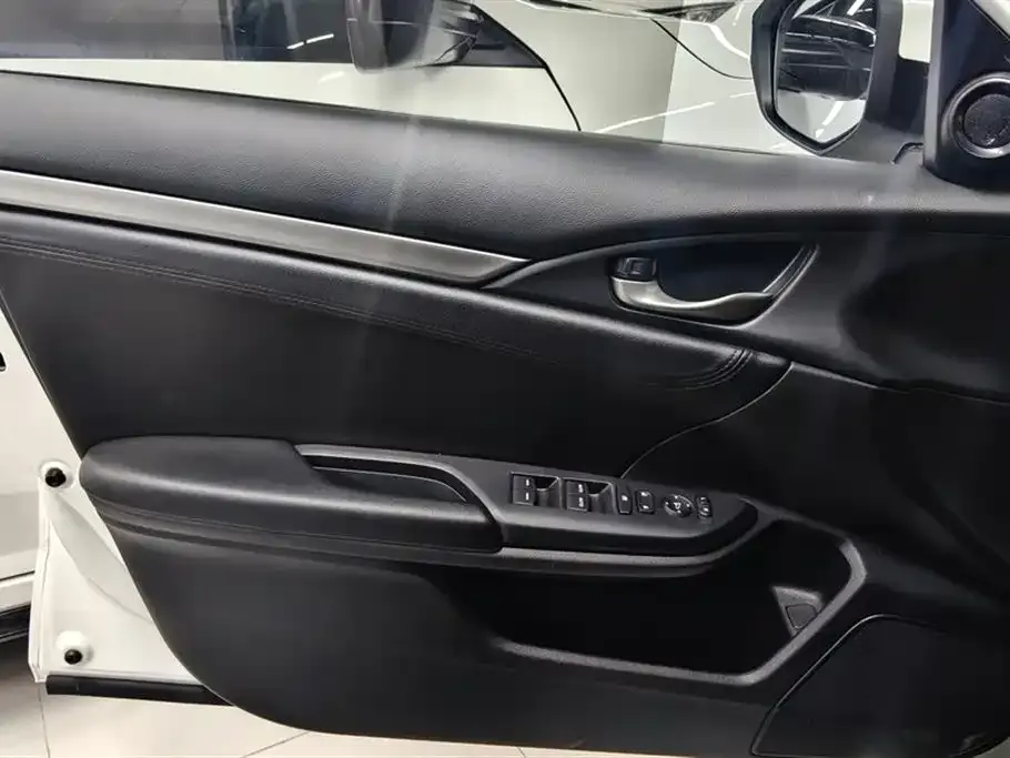 Honda Civic 2022 из CN, фото 2