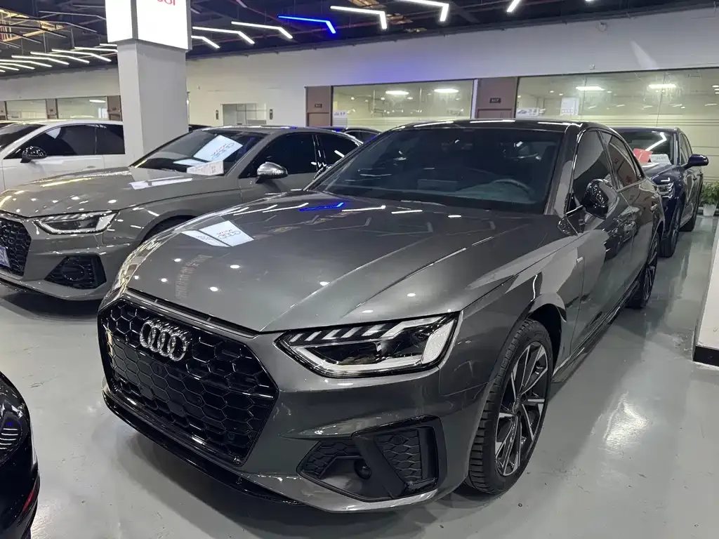 Audi A4L 2023 из CN, фото 1
