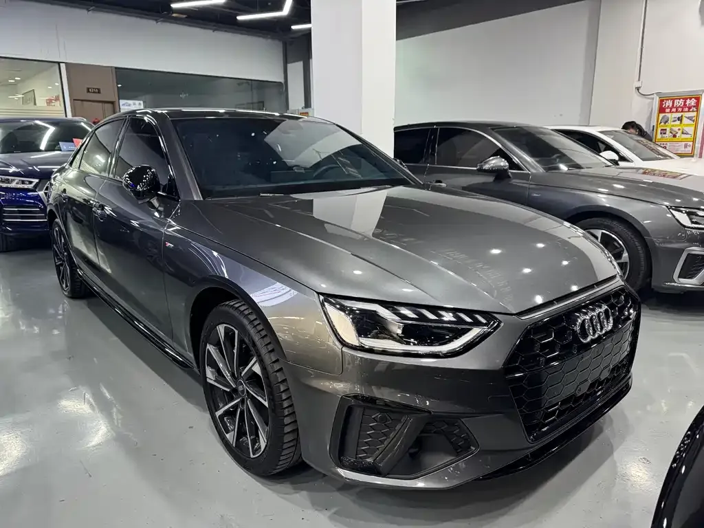 Audi A4L 2023 из CN, фото 3