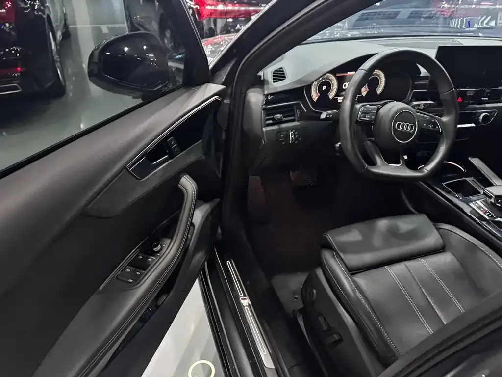 Audi A4L 2023 из CN, фото 7
