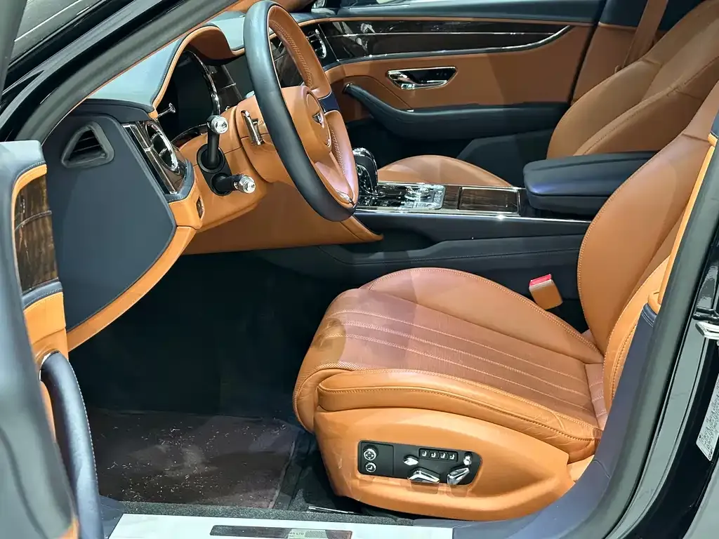 Bentley Flying Spur 2021 из CN, фото 4