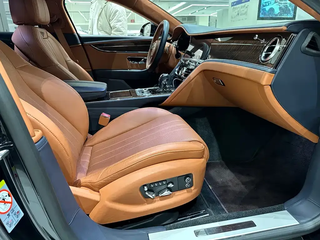 Bentley Flying Spur 2021 из CN, фото 6