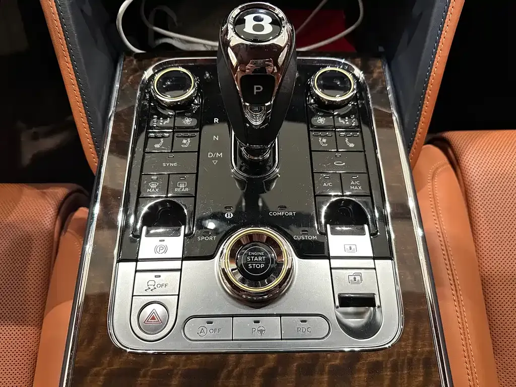 Bentley Flying Spur 2021 из CN, фото 10