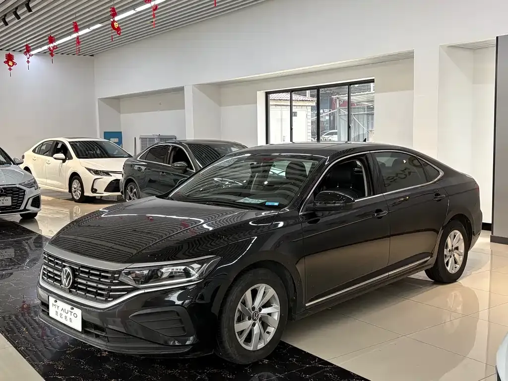 Volkswagen Passat — фото 1