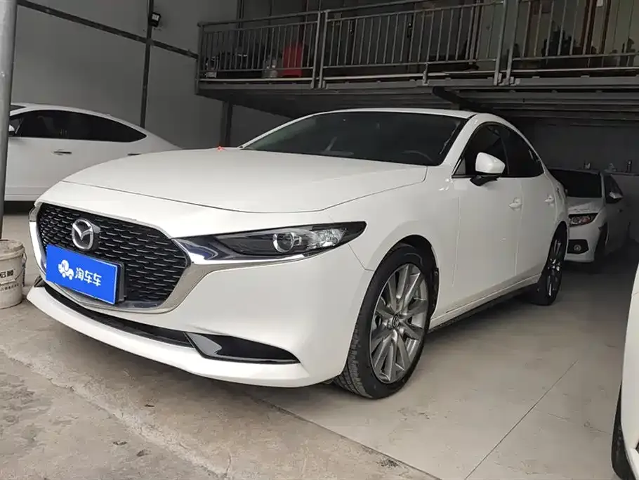 Mazda 3 Axela 2023 из CN, фото 1