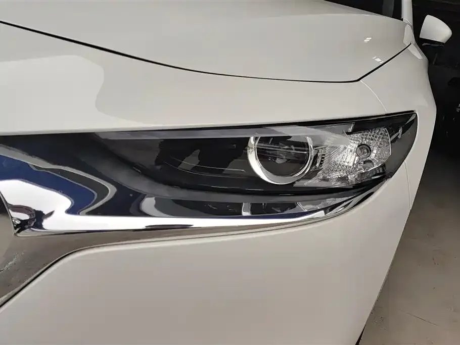 Mazda 3 Axela 2023 из CN, фото 4