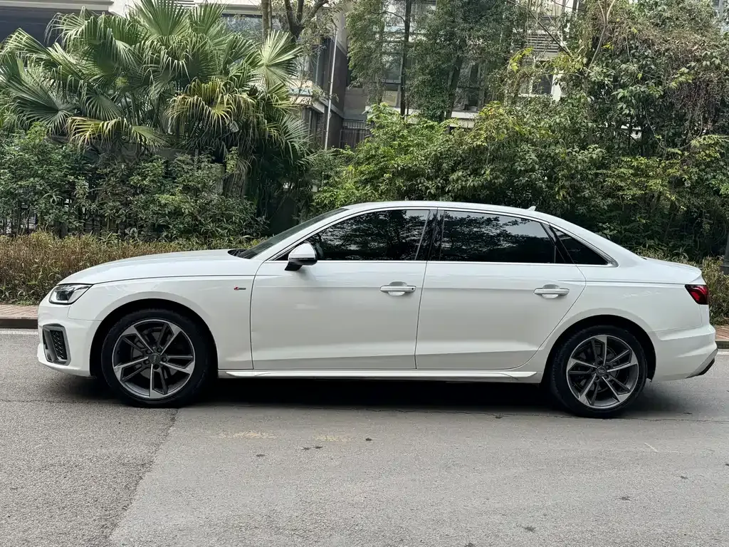 Audi A4L 2021 из CN, фото 10