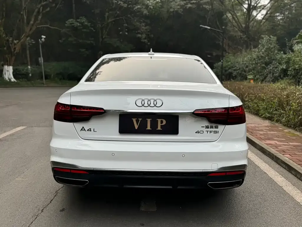 Audi A4L 2021 из CN, фото 2