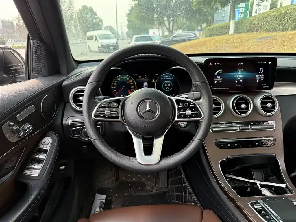 Mercedes-Benz GLC — фото 5