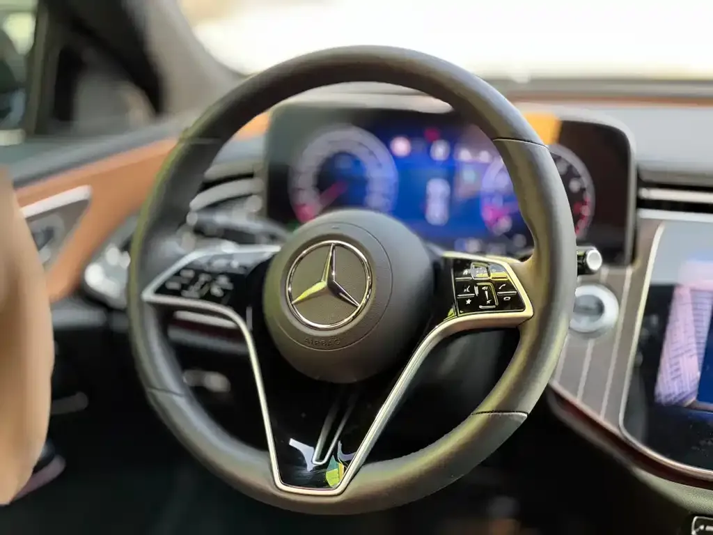 Mercedes-Benz E-Class 2025 из CN, фото 2