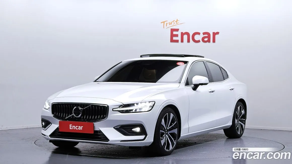 Volvo S60 2023 из KR, фото 1