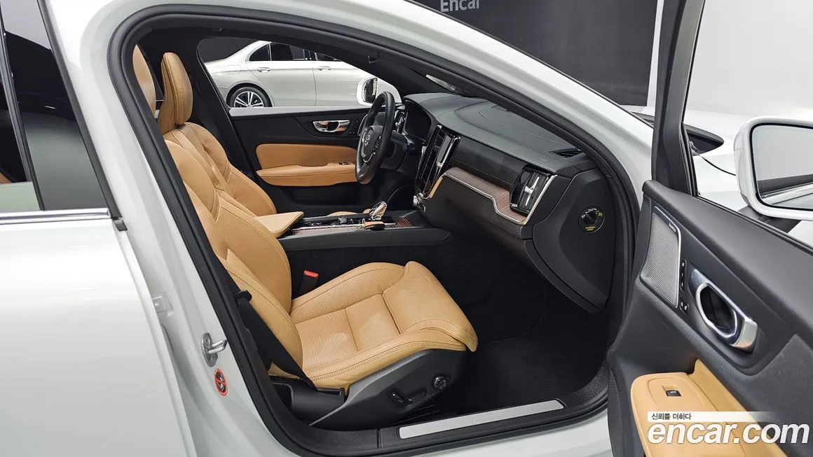 Volvo S60 2023 из KR, фото 10
