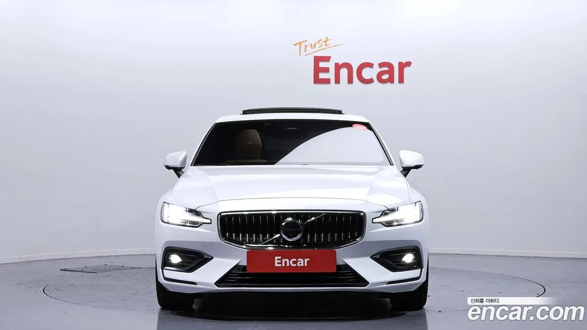 Volvo S60 2023 из KR, фото 3