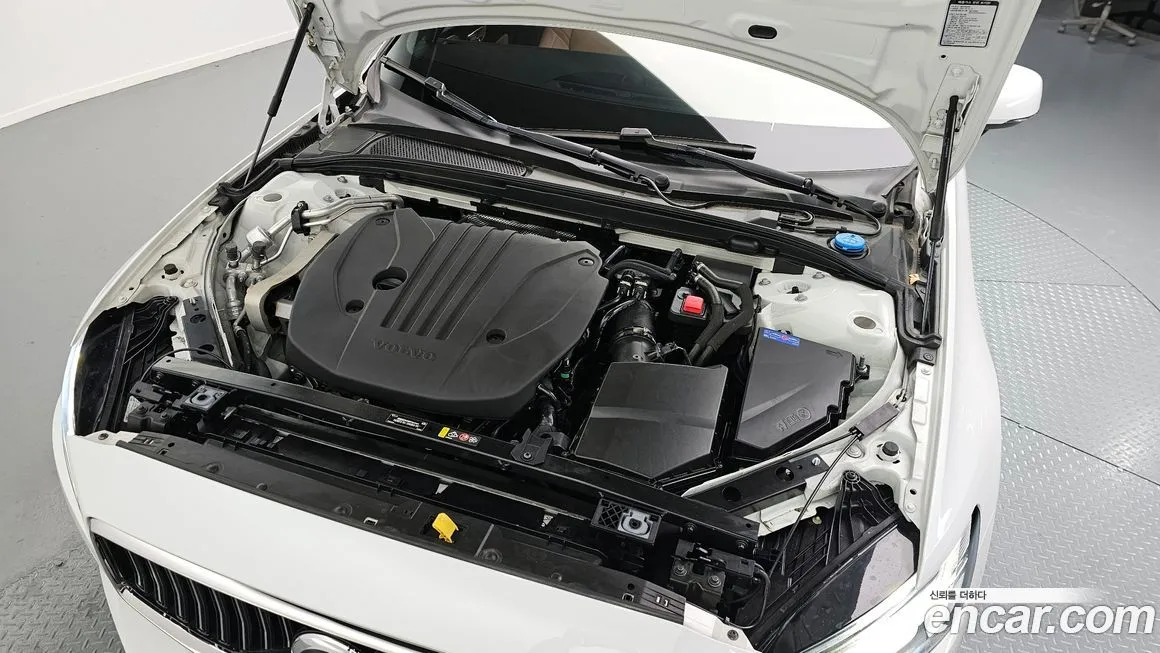 Volvo S60 2023 из KR, фото 8