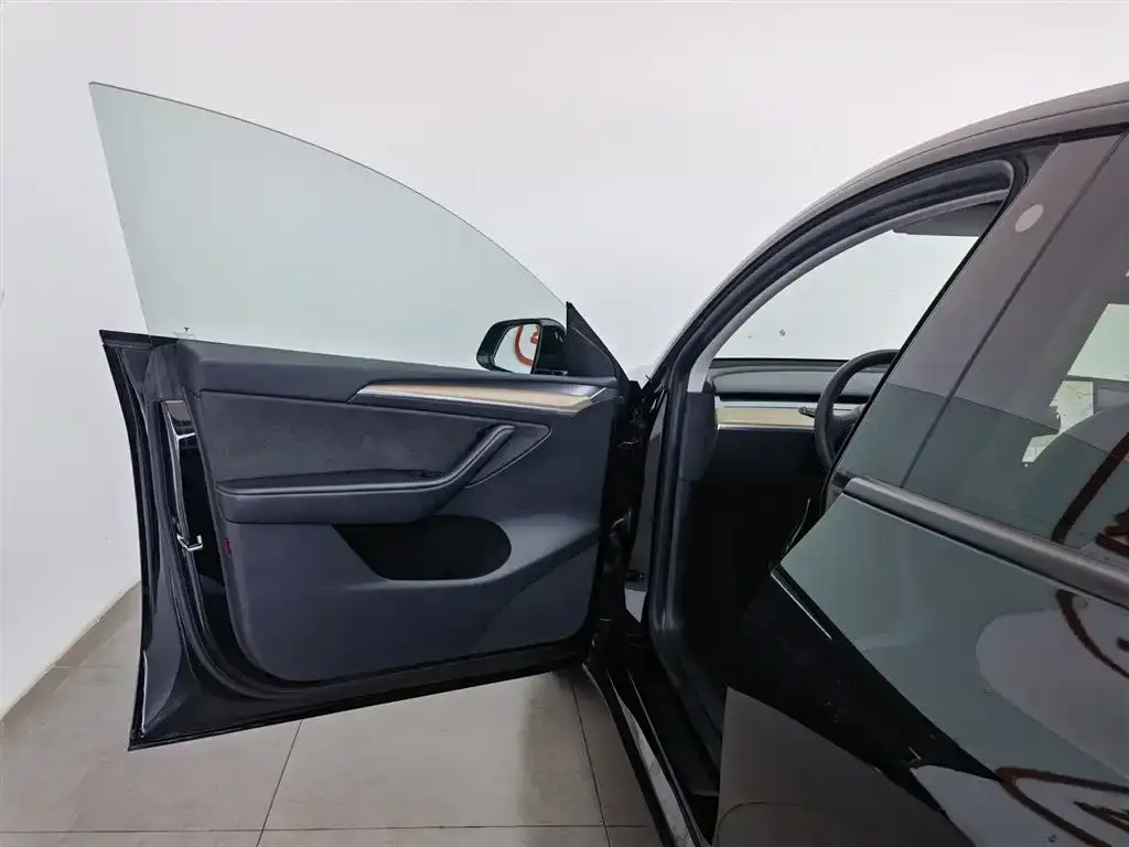 Tesla Model Y 2022 из CN, фото 5