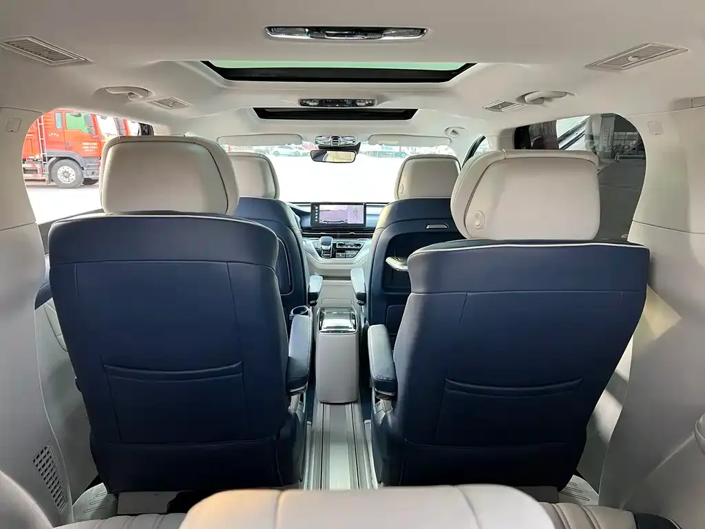 Roewe iMAX8 2022 из CN, фото 2