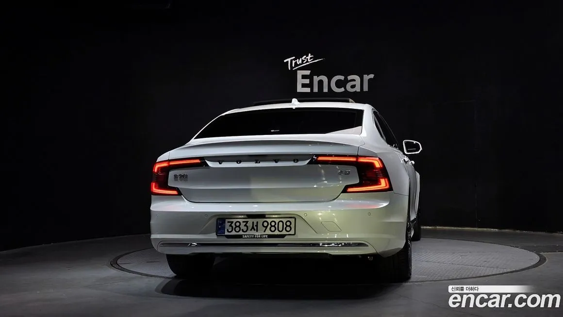 Volvo S90 — фото 4