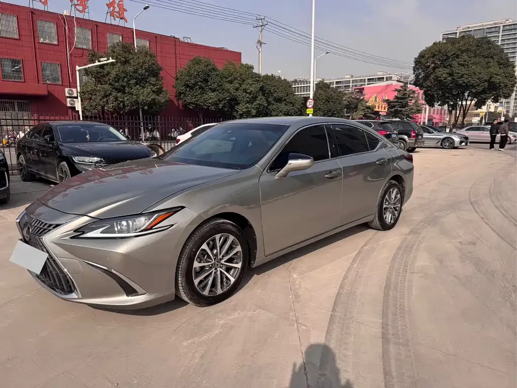Lexus ES 2023 из CN, фото 1
