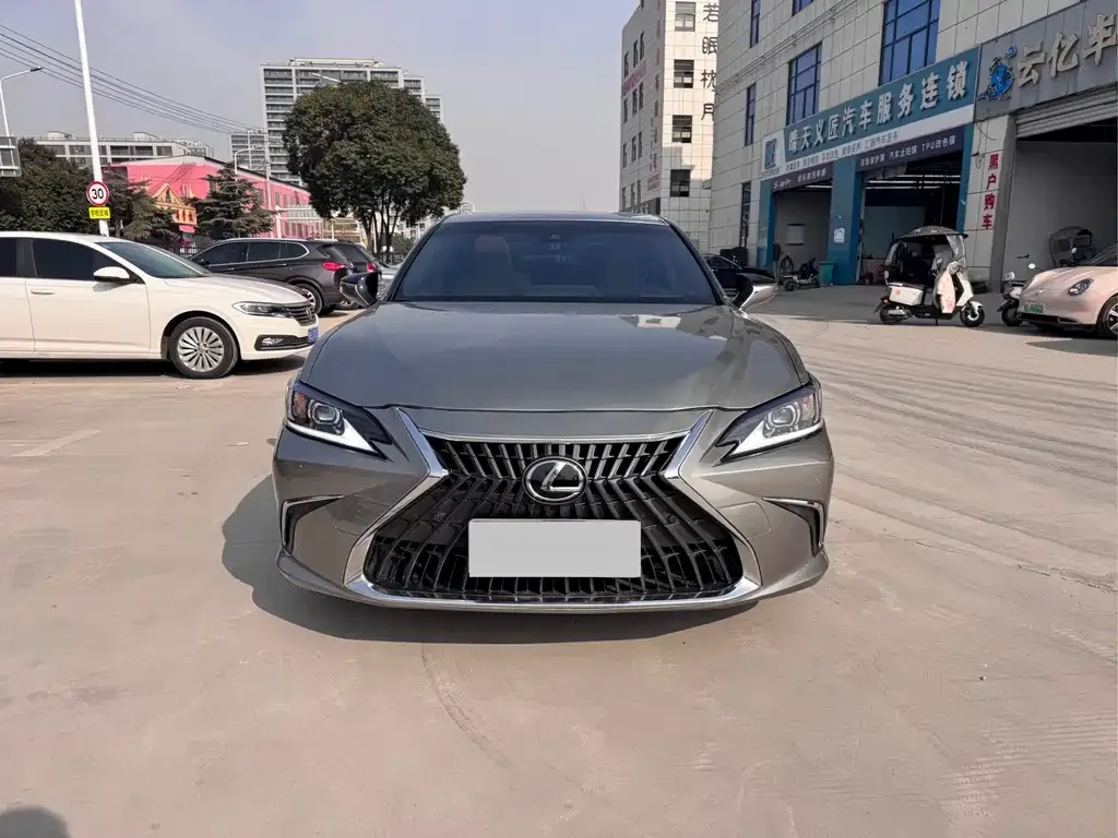 Lexus ES 2023 из CN, фото 3