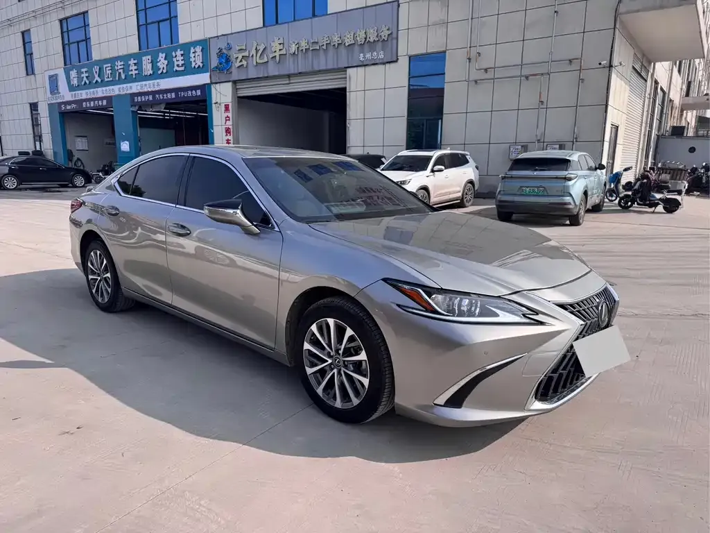 Lexus ES 2023 из CN, фото 4