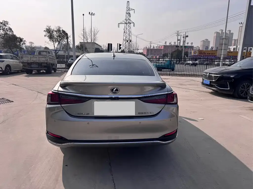 Lexus ES 2023 из CN, фото 5