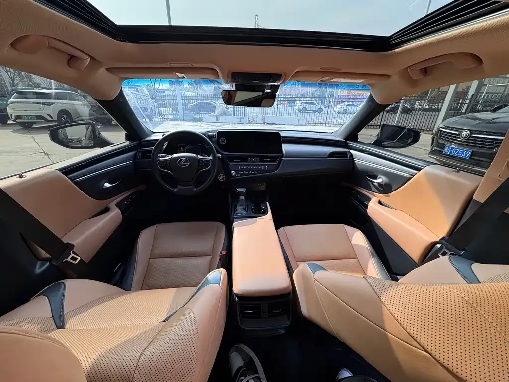 Lexus ES 2023 из CN, фото 9
