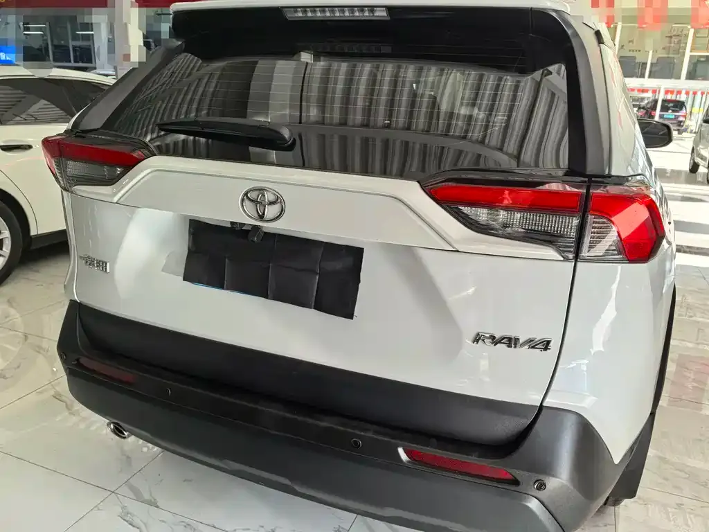 Toyota RAV4 2024 из CN, фото 4