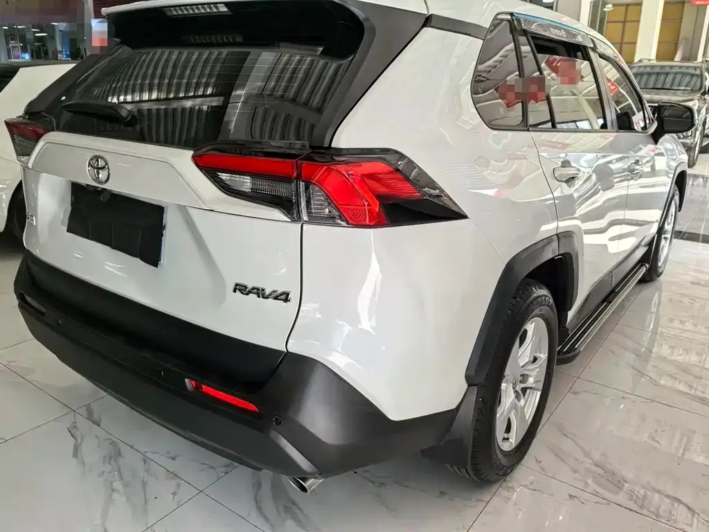 Toyota RAV4 2024 из CN, фото 5