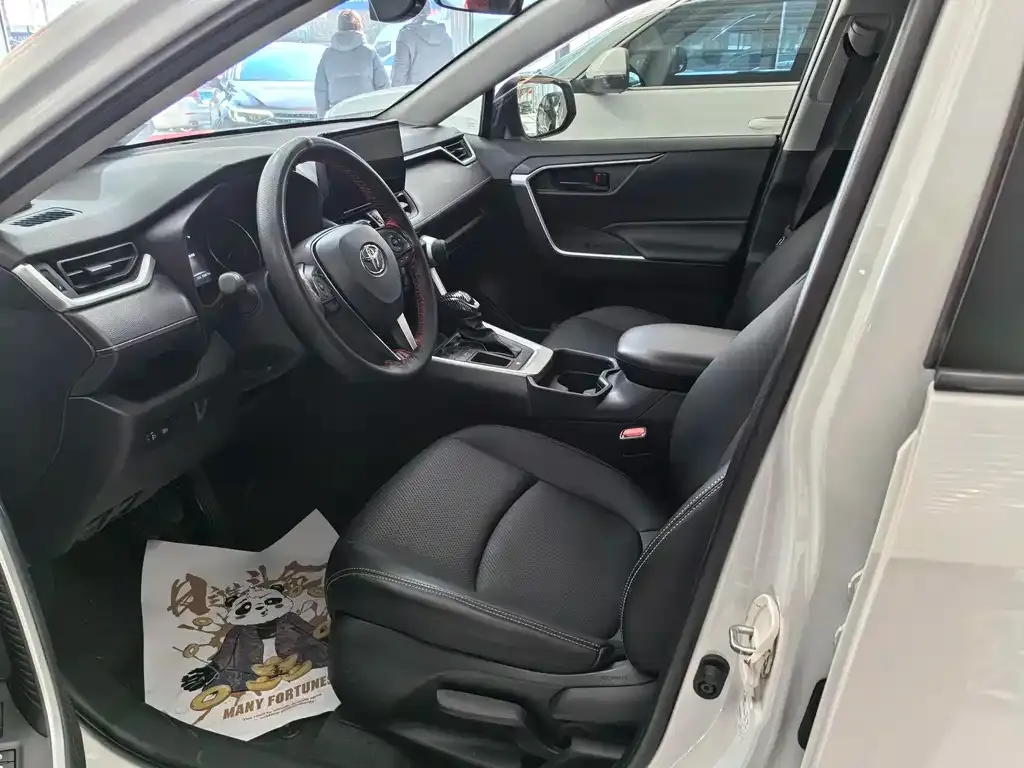 Toyota RAV4 2024 из CN, фото 7