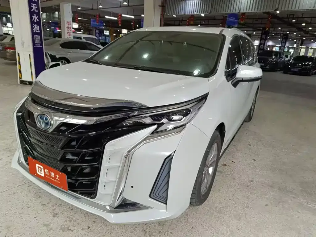 Toyota Sienna 2023 из CN, фото 1