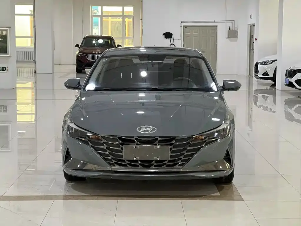 Hyundai Elantra — фото 3