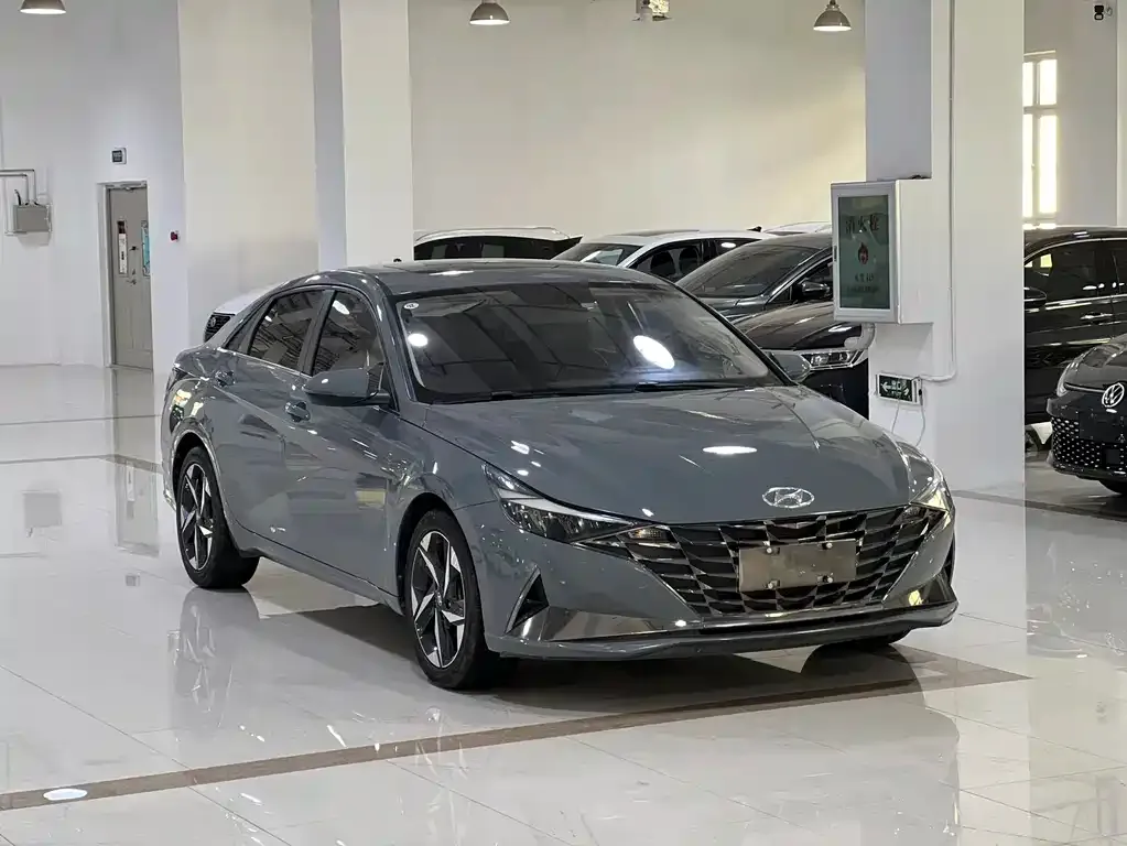 Hyundai Elantra — фото 9