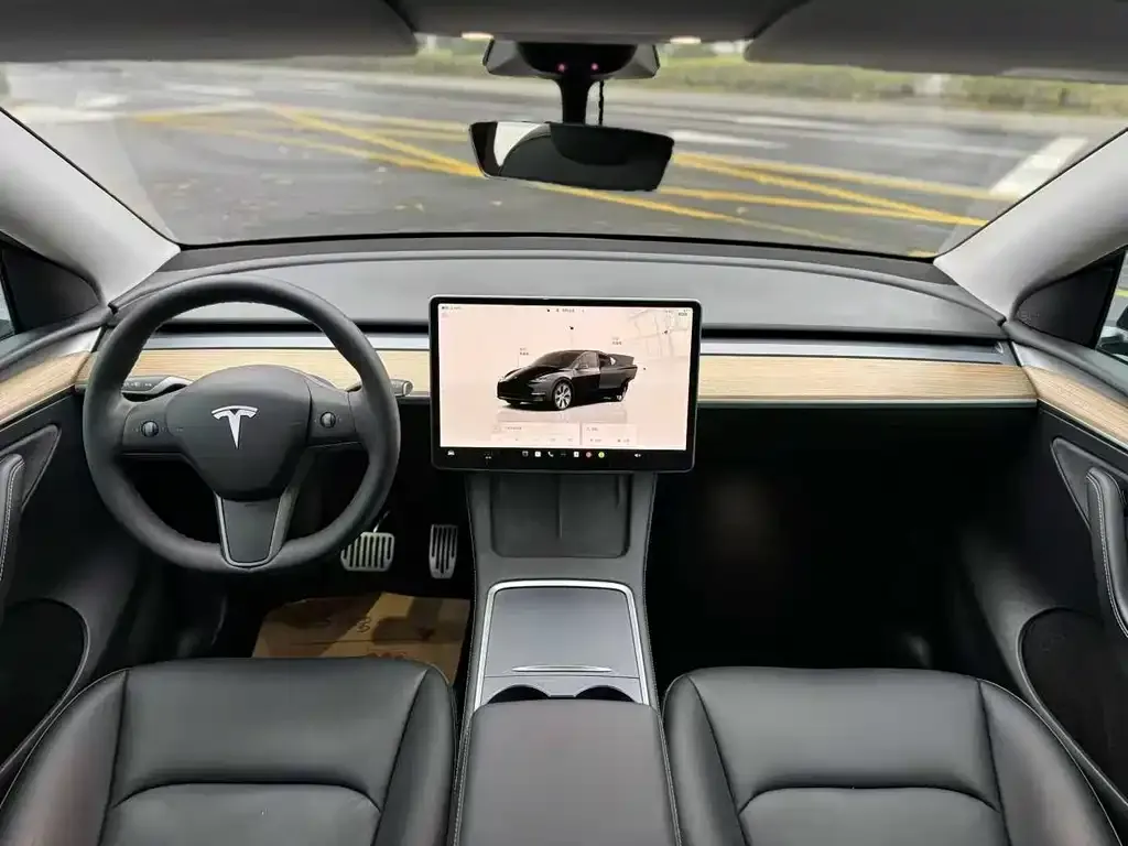 Tesla Model Y — фото 4