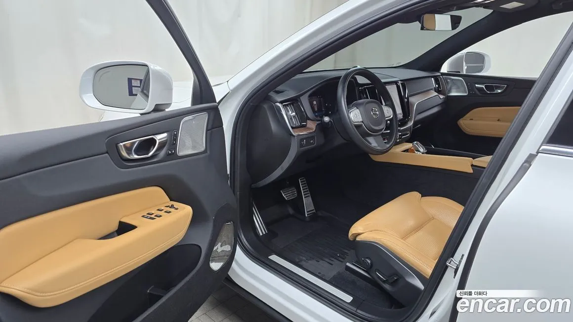 Volvo XC60 2022 из KR, фото 9