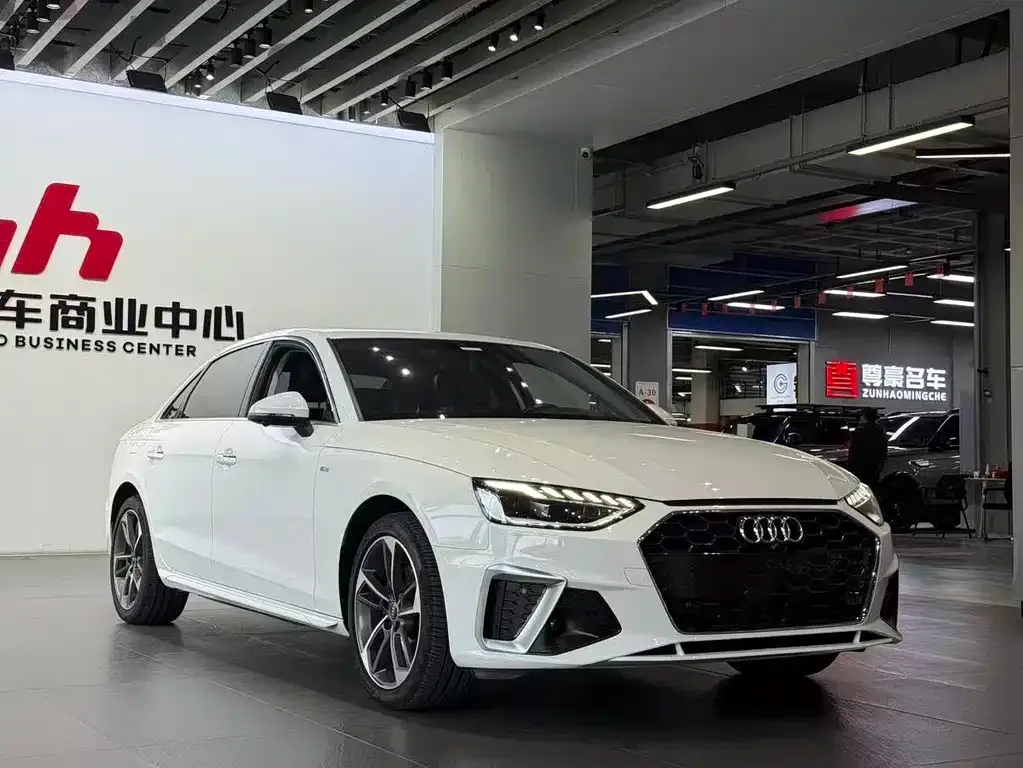Audi A4L 2022 из CN, фото 10