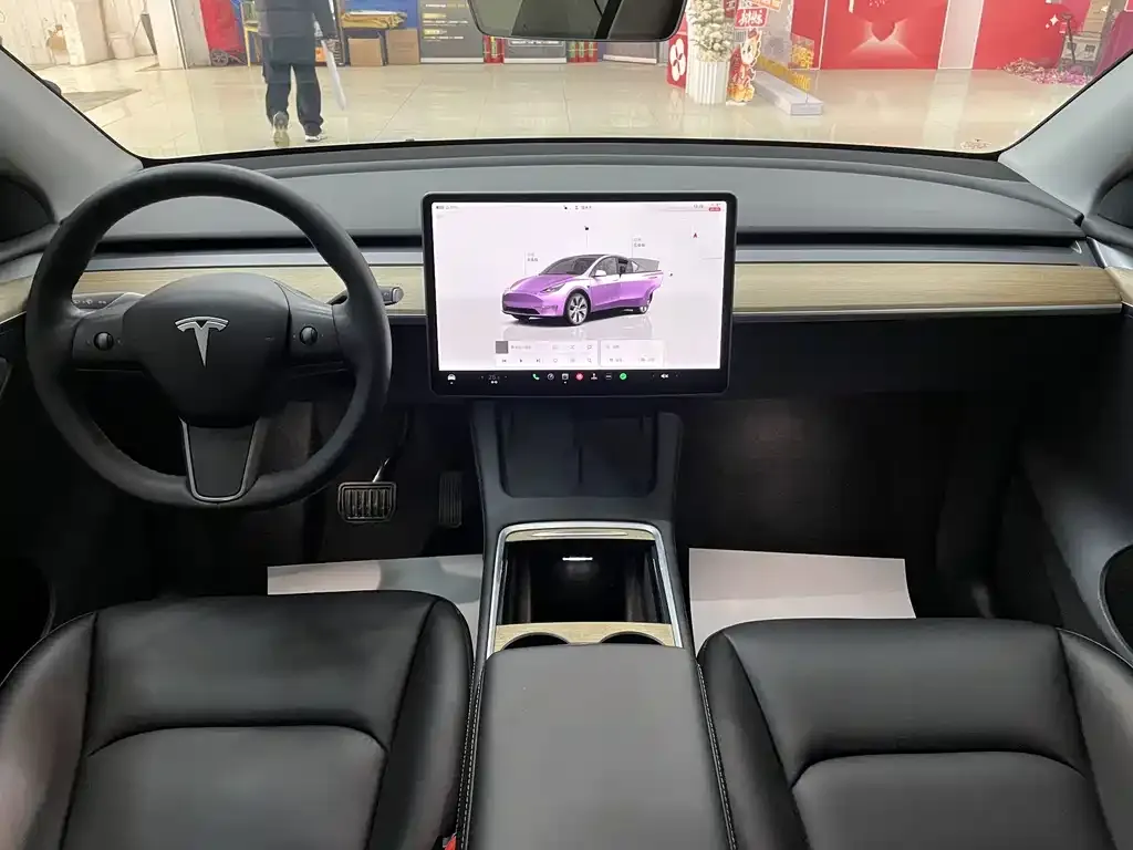 Tesla Model Y — фото 3