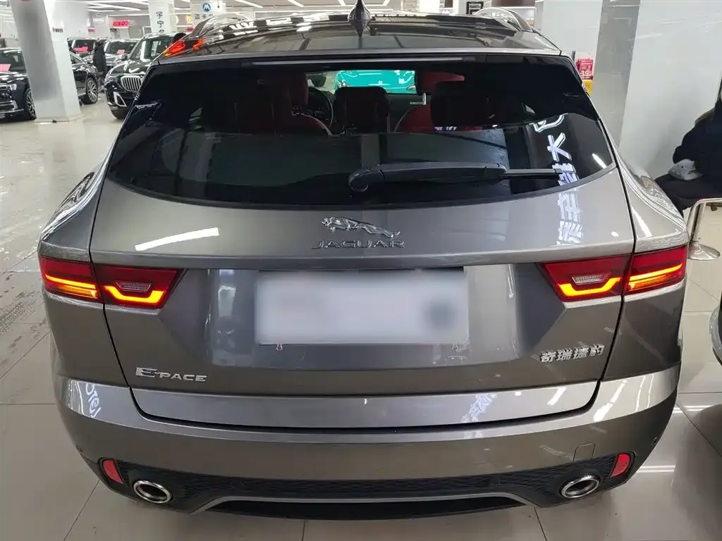Jaguar E-PACE — фото 4