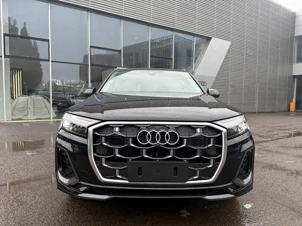 Audi Q7 2026 из CN, фото 1
