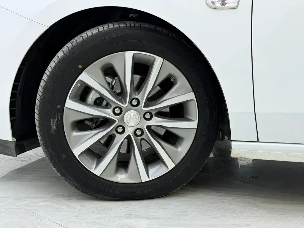Buick GL6 2022 из CN, фото 6