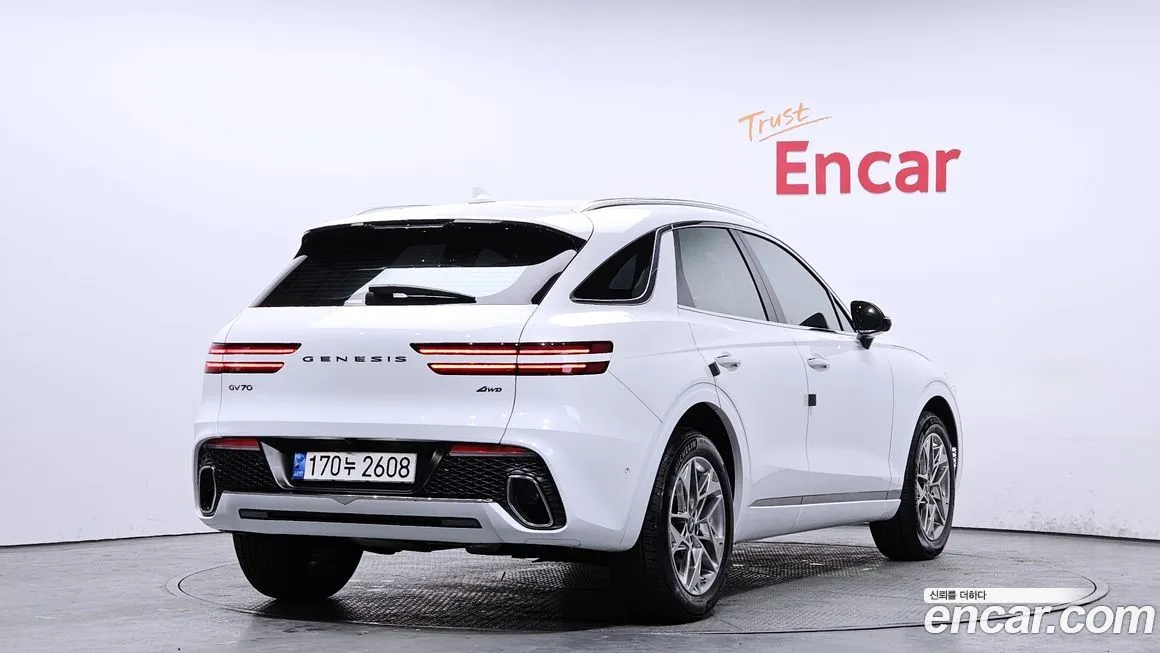 Genesis GV70 — фото 2