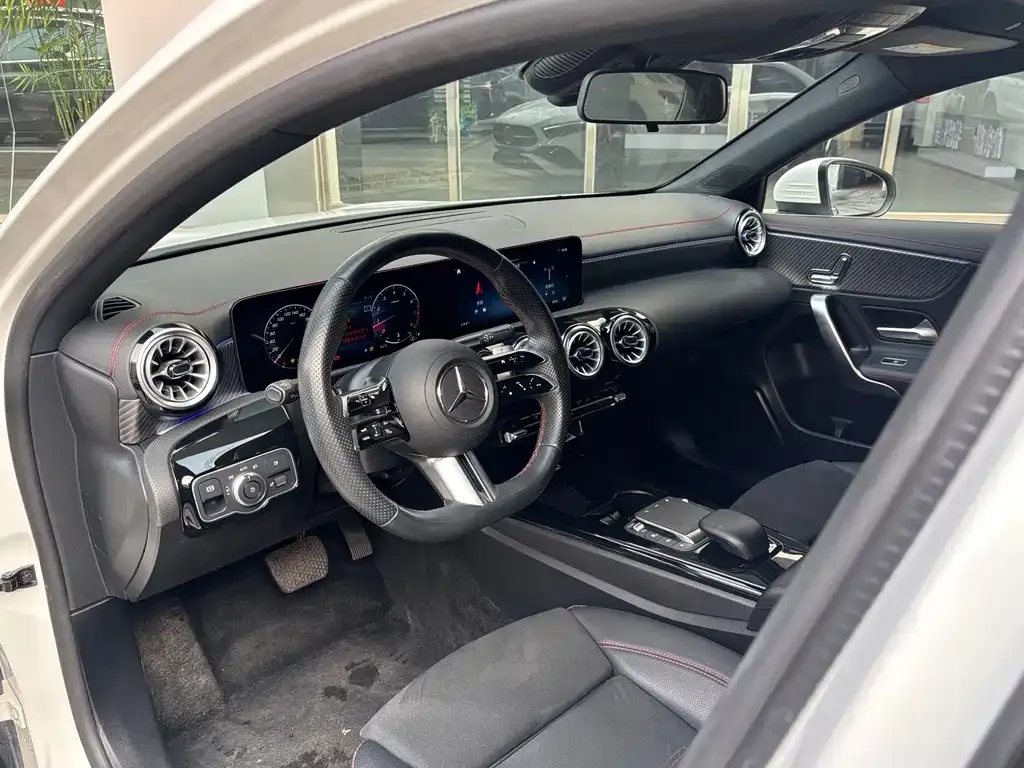 Mercedes-Benz A-Class 2024 из CN, фото 6