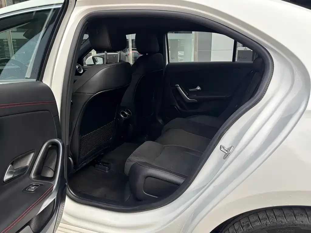 Mercedes-Benz A-Class 2024 из CN, фото 4