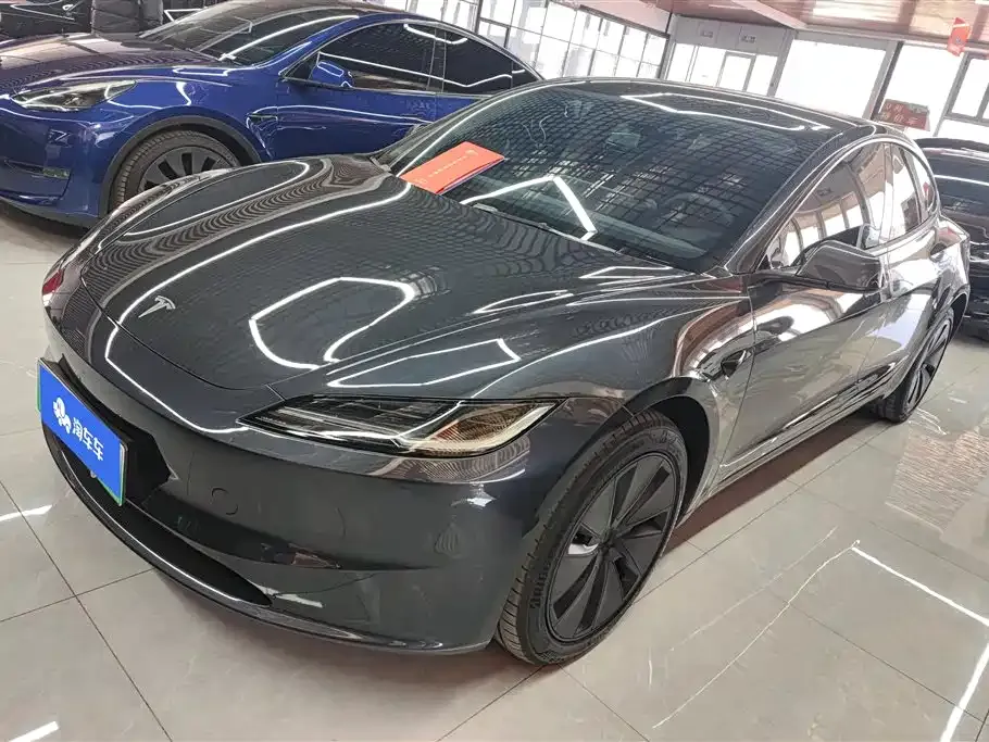 Tesla Model 3 — фото 1