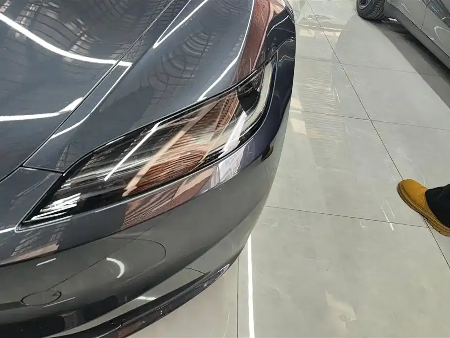 Tesla Model 3 — фото 5
