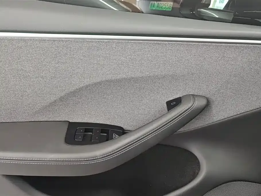 Tesla Model 3 — фото 10
