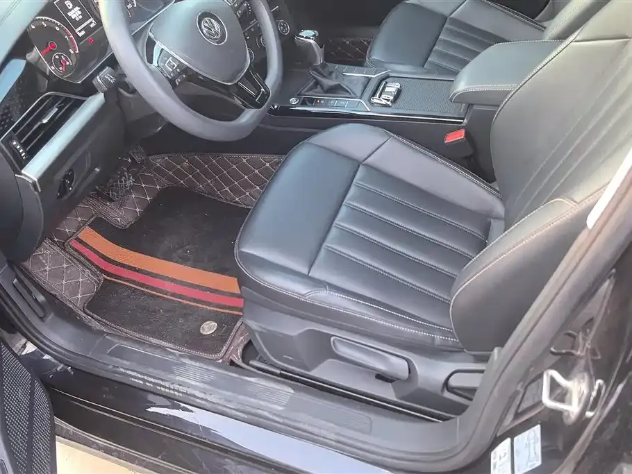 Volkswagen Passat — фото 10