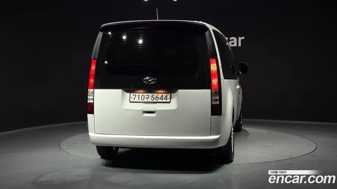 Hyundai Staria — фото 2